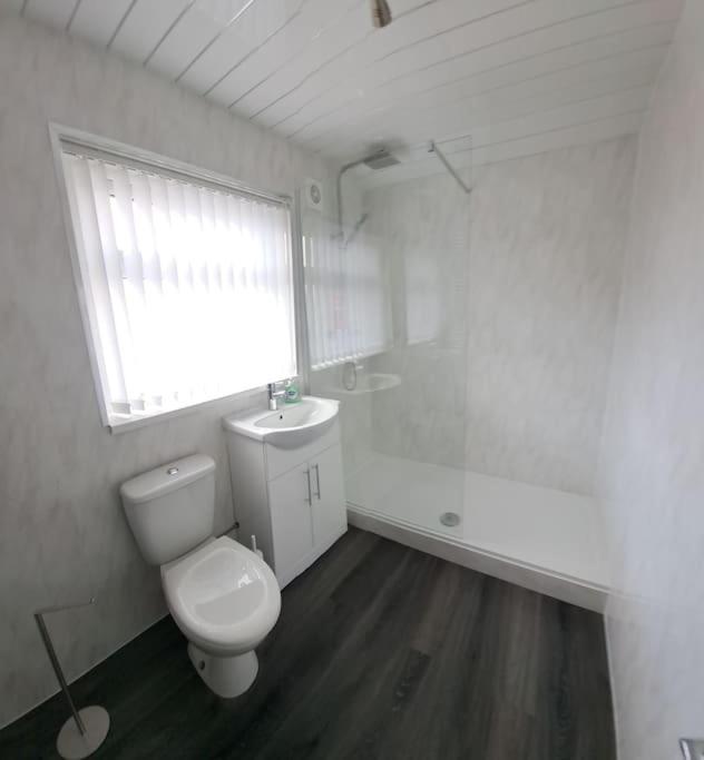 1 Bed Apart Dowlais Buitenkant foto