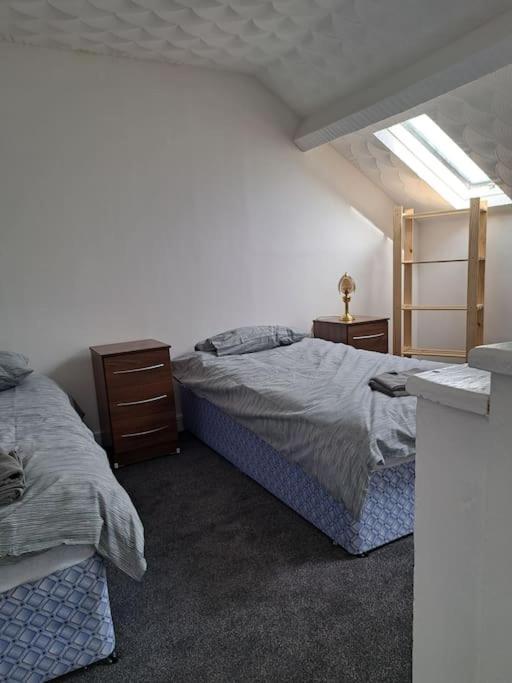 1 Bed Apart Dowlais Buitenkant foto
